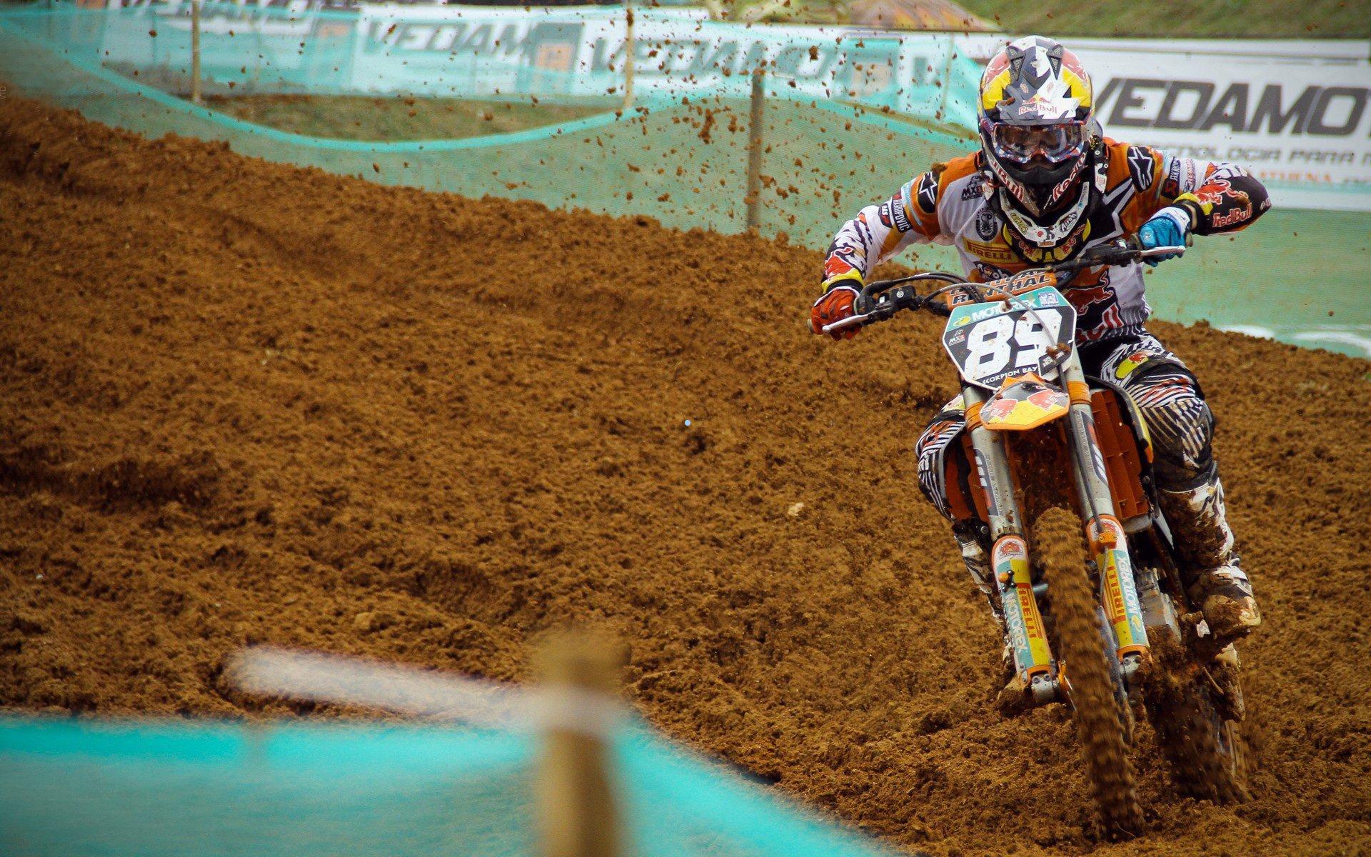 墨镜摘落瞬间,体育界隐秘巨星展现惊人号召力